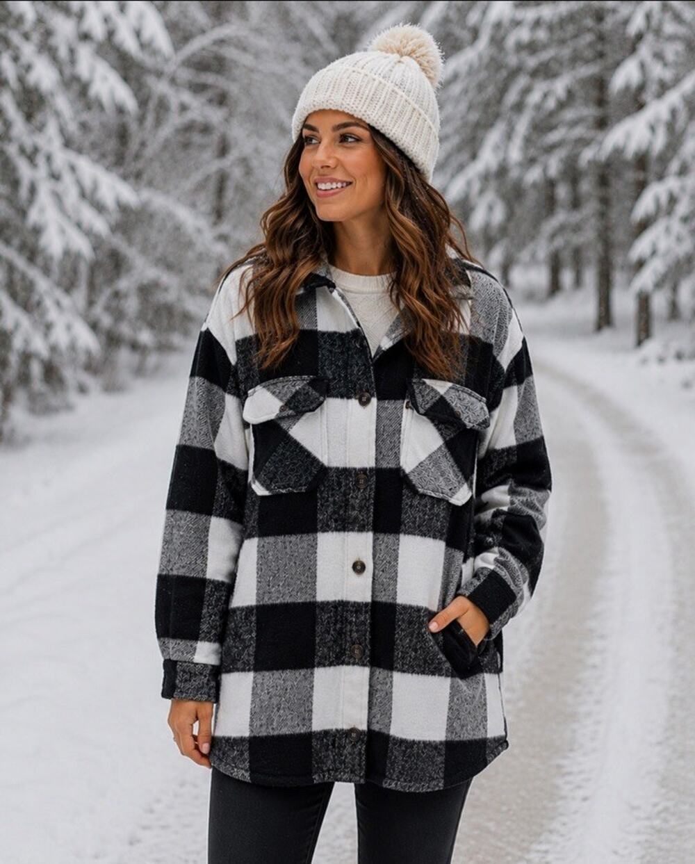 Love Tree Women’s Black & White Plaid Button Up Flannel Shirt Shacket M Pockets